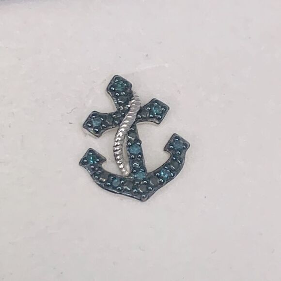Signed Sun Sterling Silver Anchor Design Pierced Earrings - Picture 4 of 6